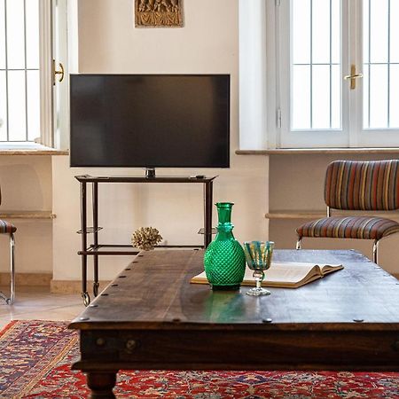 Amazing Historical Apartment - Jewish Ghetto Рим Экстерьер фото